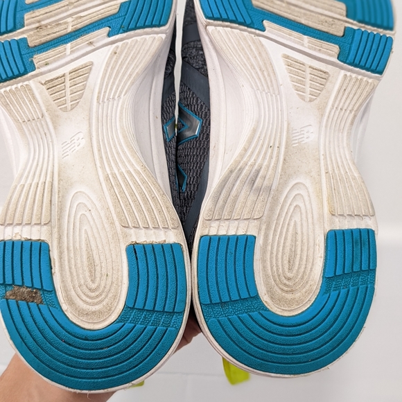 New balance heel pillow sneakers - Picture 14 of 16